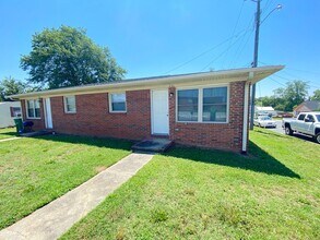 Building Photo - 1bed/1ba duplex downtown Landis very Nice condition