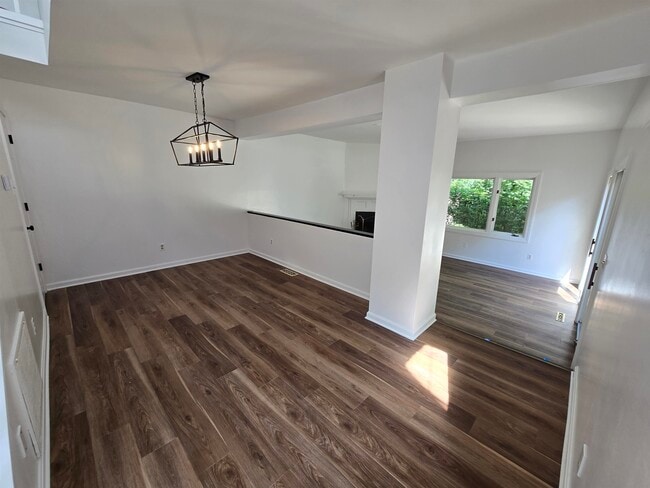Building Photo - 103 Spinnaker Way
