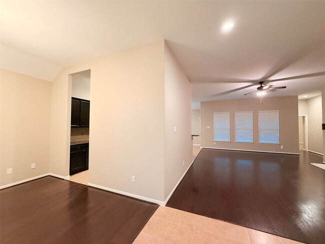 Building Photo - 1062 Cedar Lake Ct
