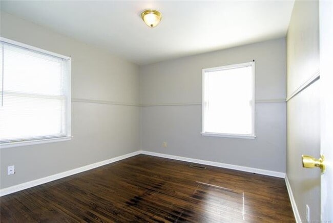 Building Photo - Remodeled 3 Bedroom House