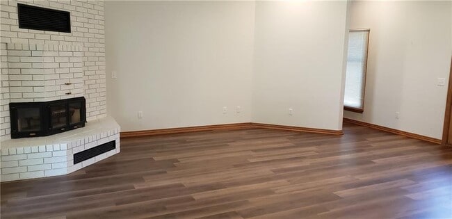 Building Photo - 55 Stonehenge Dr
