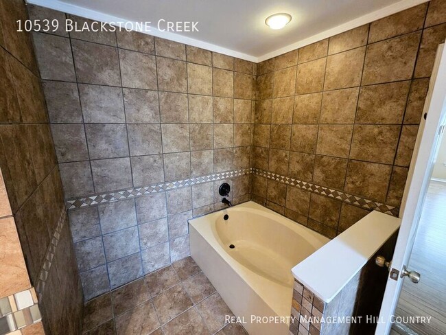 Building Photo - 10539 Blackstone Creek