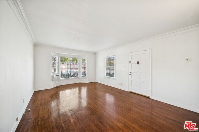 Building Photo - 7758 Rosewood Ave