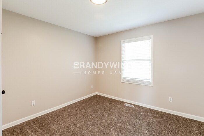 Building Photo - 303 Amesbury Dr