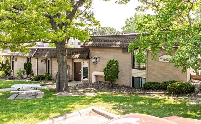 Building Photo - 1690 MN-36