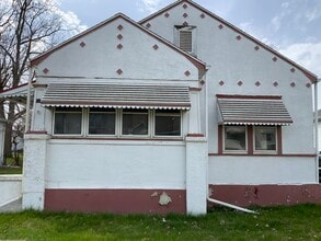 Building Photo - 208 Stroup St