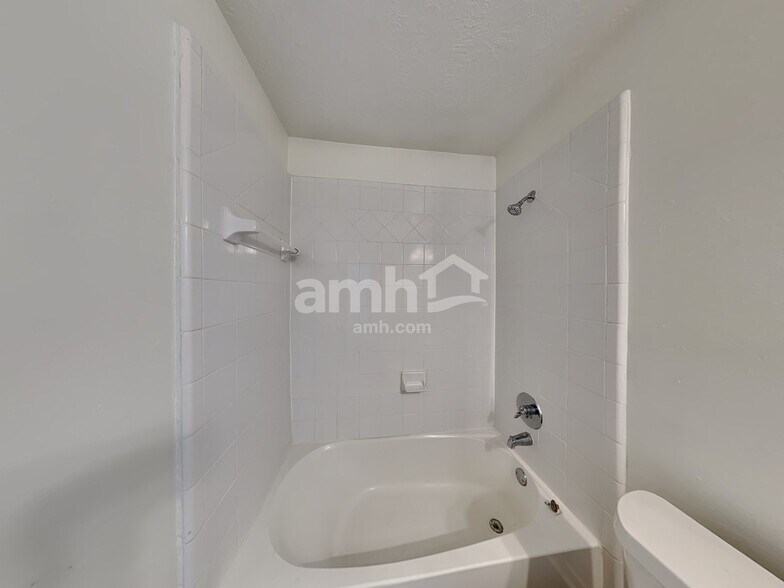 Building Photo - 502 Hearthstone Ct