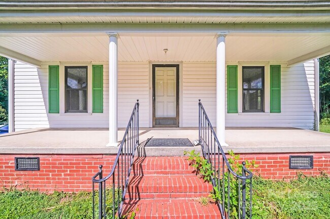 Building Photo - 5135 Tucker Ave