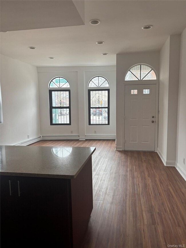 Building Photo - 77-19A Parsons Blvd