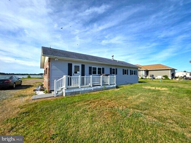 Building Photo - 22931 Steele Dr