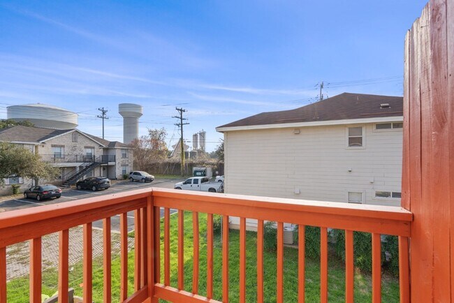 Building Photo - 3301 El Salido Pkwy