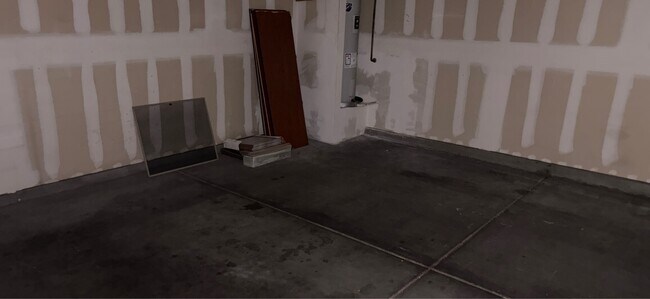 Building Photo - 3448 S Chaparral Rd