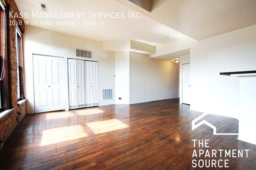 Building Photo - 1048 W Dickens Ave