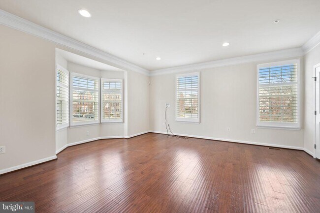 Building Photo - 13312 Waterford Hills Boulevard