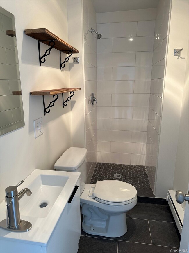 Building Photo - 11 Upper Hillman Rd