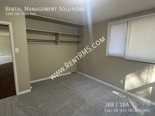 Building Photo - **MOVE-IN SPECIAL**3380 SW Tara Ave - 3 BE...