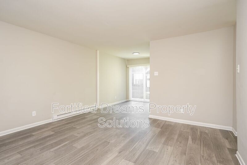 Building Photo - 900 Lowdermilk St