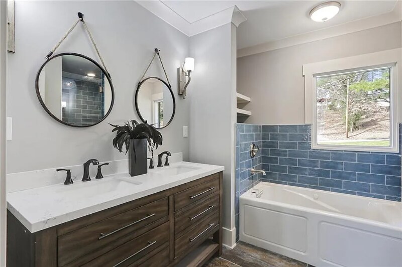 Building Photo - 2739 Flagstone Dr SE