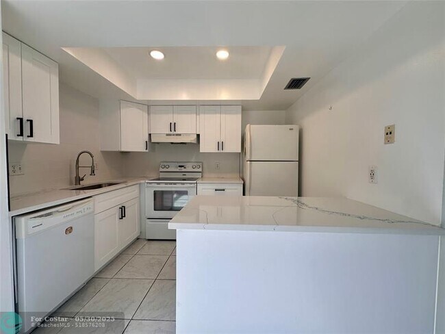 Building Photo - 4263 Oak Terrace Dr