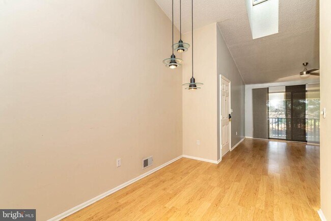 Building Photo - 22 Rickard Ct