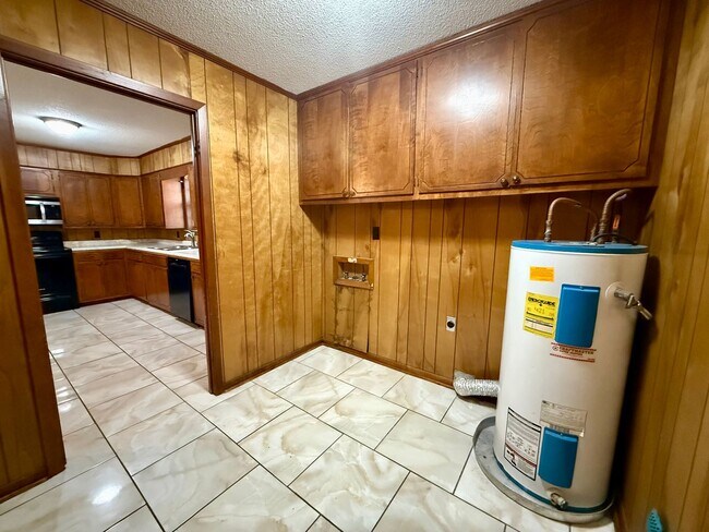 Building Photo - 4 Bedroom/1.5 Bathroom Home in Paragould AR - $1,275/month