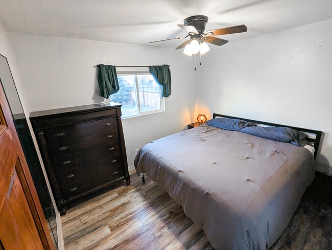 Building Photo - 1015 E Grand Ave