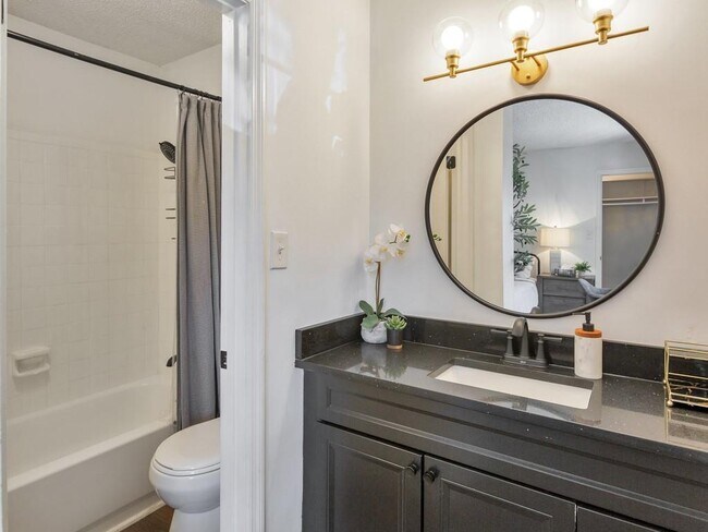 Building Photo - 2790 Farmstead Rd