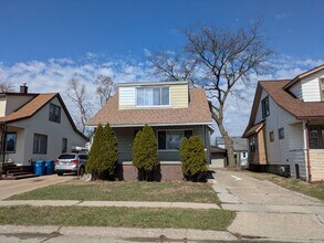 Building Photo - 7543 Cadillac Ave