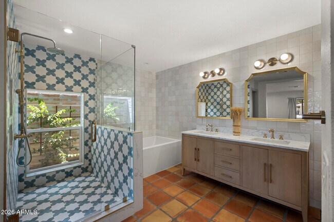 Building Photo - 5449 E Larkspur Dr