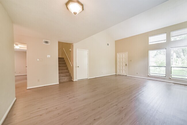 Building Photo - 3 Hedgebell Ct