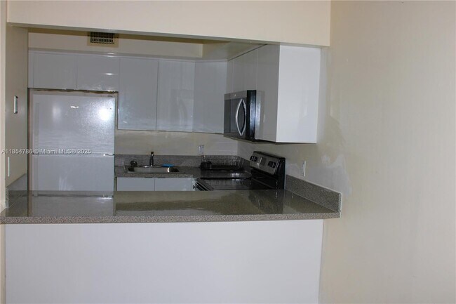 Building Photo - 2260 W 55th St