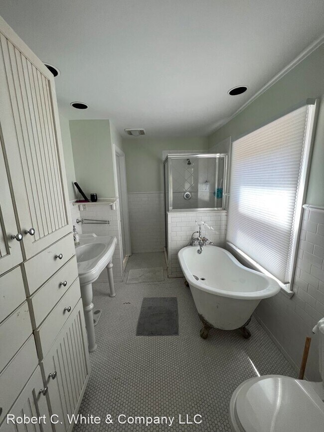 Building Photo - 3 br, 2 bath House - 11 Walker Lane