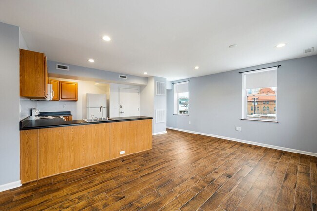 Building Photo - 6 N 18th St