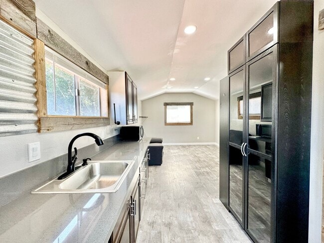 Building Photo - Beautiful Upstairs Studio Guest House Unit on Private Property, Amazing Views, All Main Utilities...