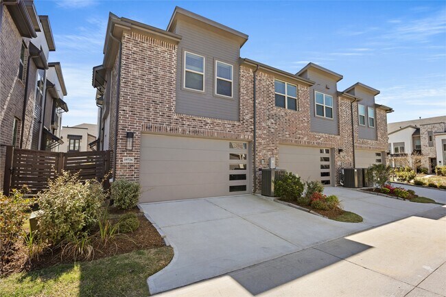 Building Photo - 19726 Curved Steel Dr