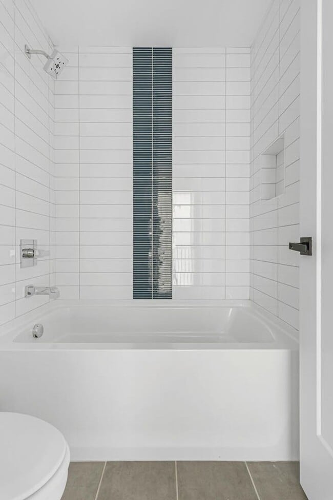 Building Photo - Stunning 4 Bedroom Home w/ Rooftop Deck Close to Downtown Nashville