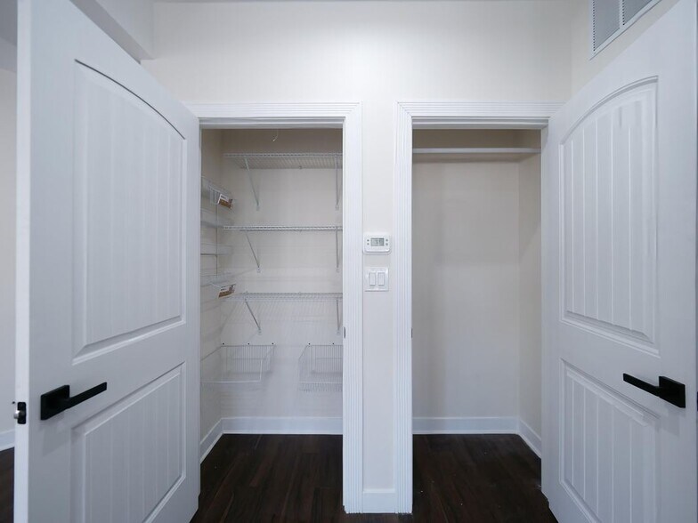 Building Photo - 149 N Waller Ave