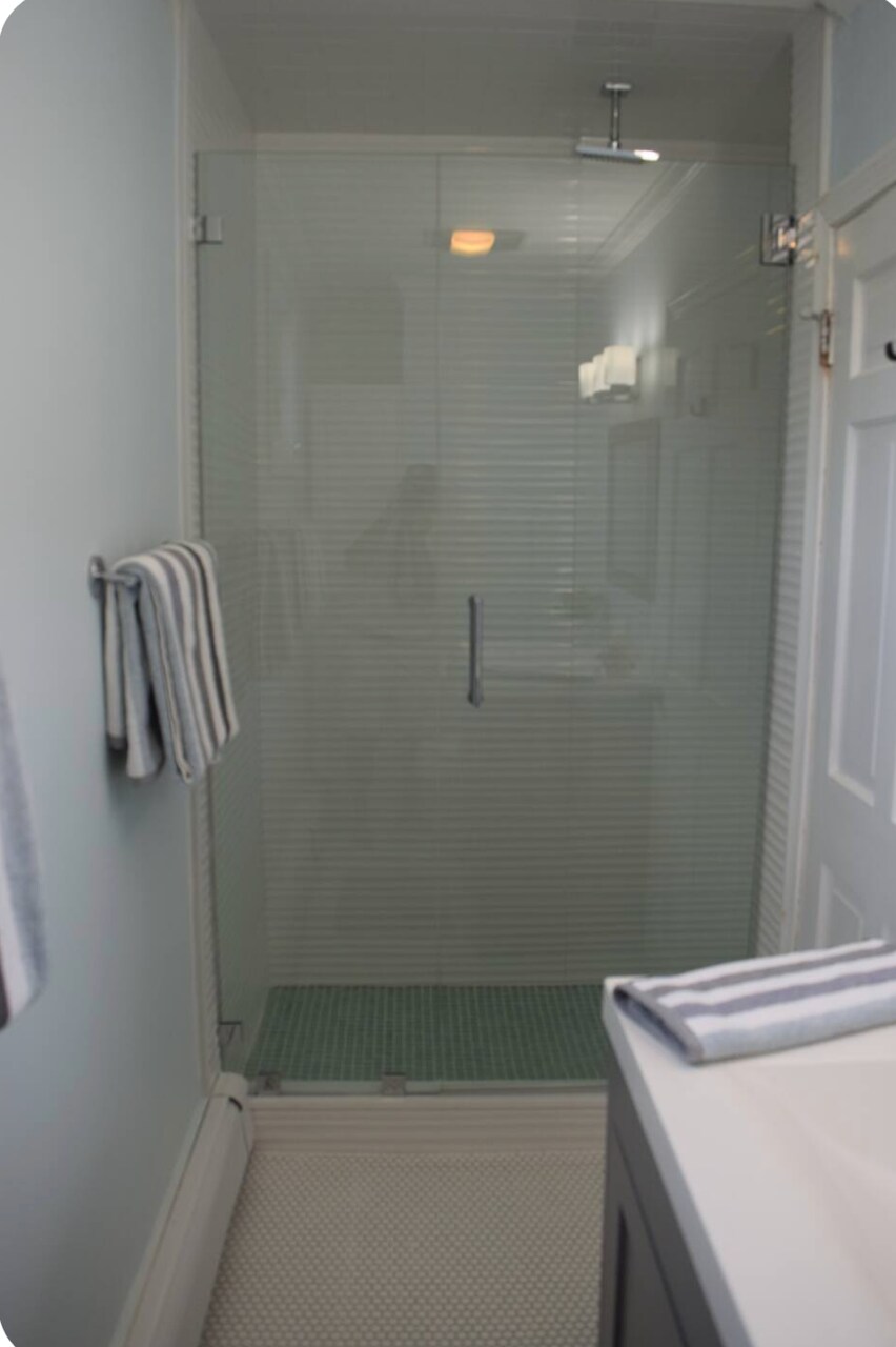 Building Photo - 404 Thames St