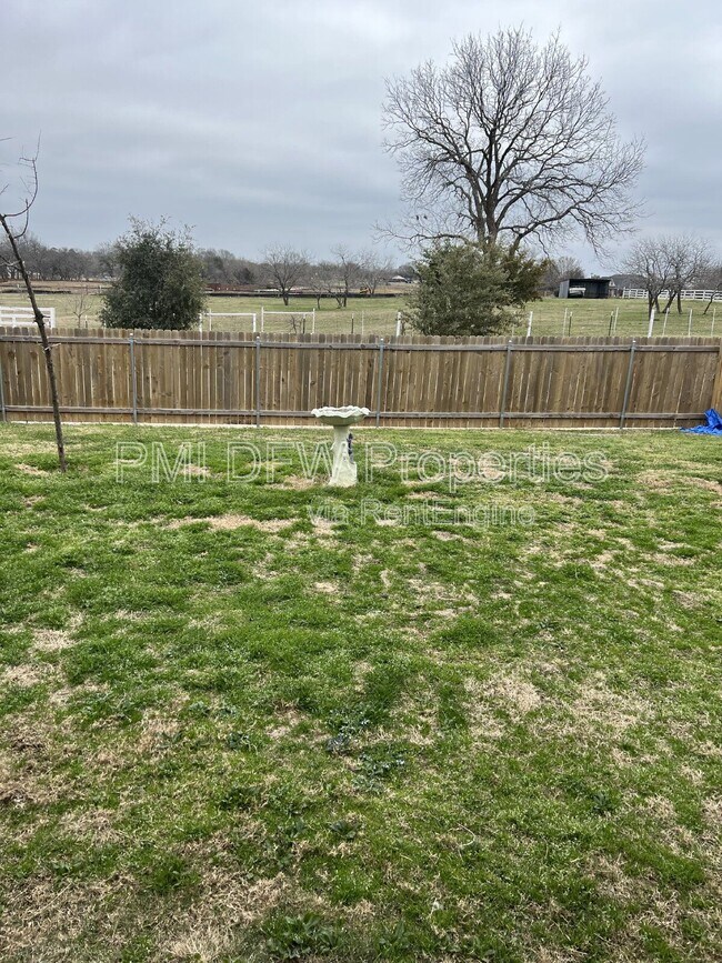 Building Photo - 640 Aqueduct Dr