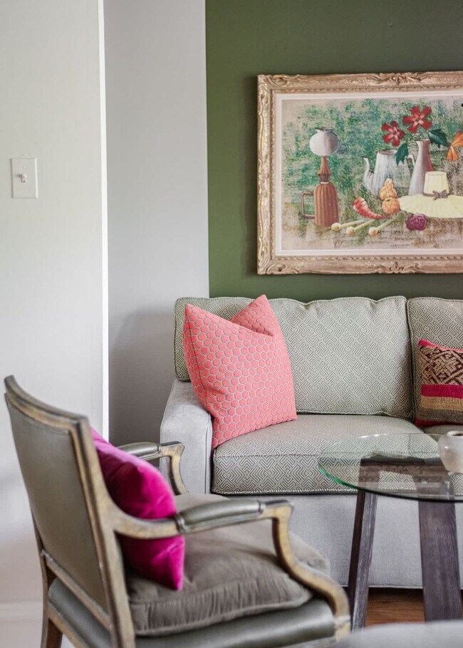 Building Photo - 3536 N Racine Ave