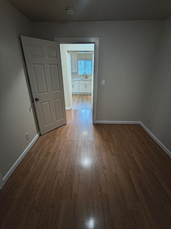 Building Photo - 2Bed/1Bath Single Family Home Located In Private Area Near East 14th St. San Leandro, Ca.