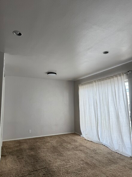 Building Photo - 2704 San Pedro St