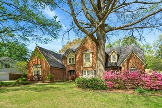 Building Photo - 2585 Brachton Ave