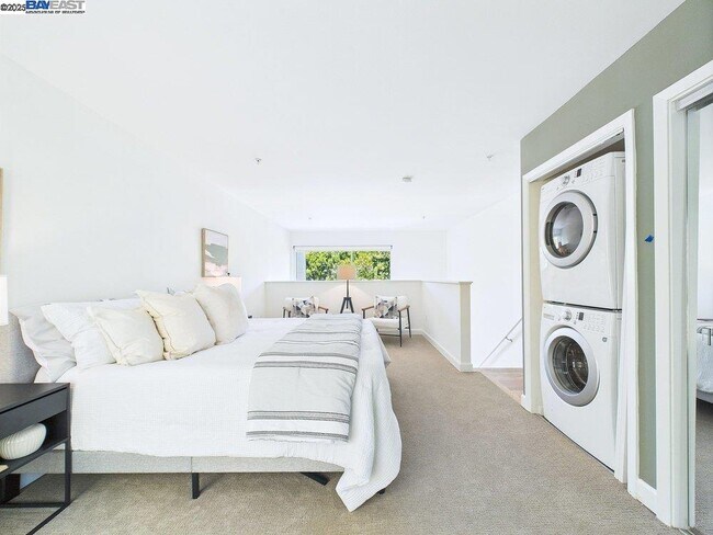 Building Photo - 485 W MacArthur Blvd