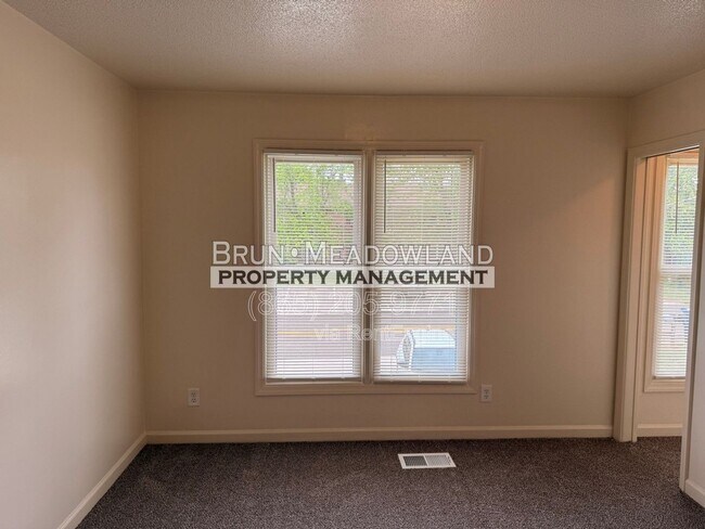 Building Photo - 9116 Parktop Ln NW