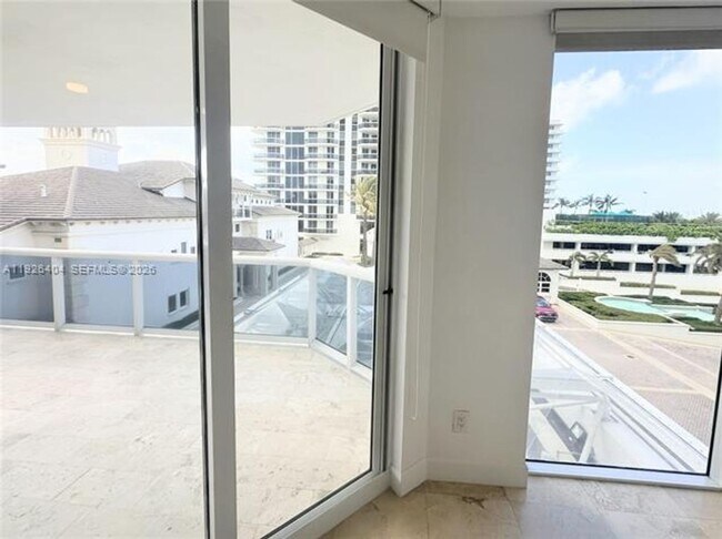 Building Photo - 4779 Collins Ave