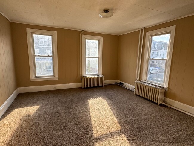 Building Photo - 209 Reno Ave