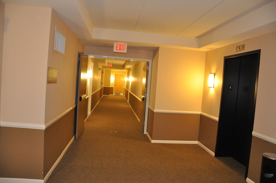 Building Photo - 656 Pearson St