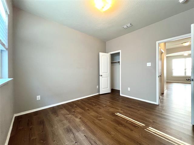Building Photo - 1004 Bruni Ct