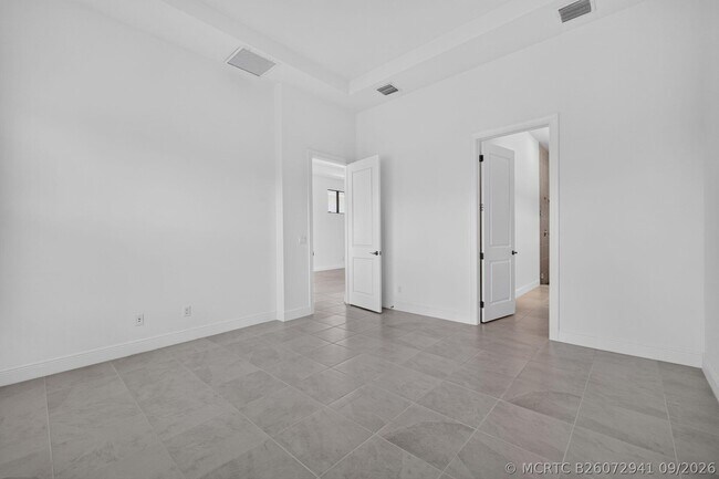 Building Photo - 9148 SW Esule Way